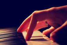 bet365：放走未来？曝梅努将拒绝曼联续约合同 计划离开英超.